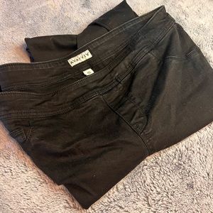 Black ankle length pull on jeans 👖